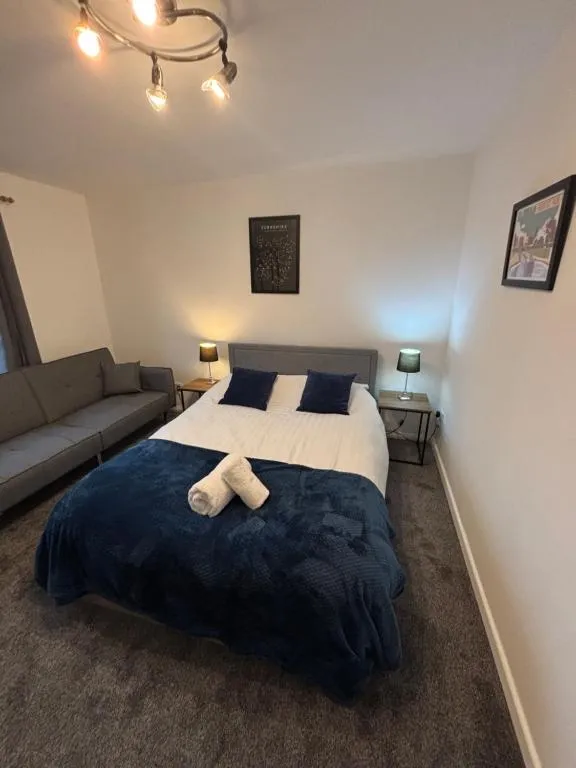 The second double bedroom